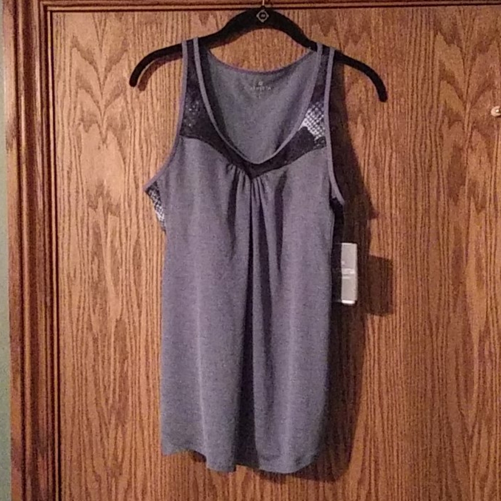 NWT Athleta Tank Top With Built In Bra